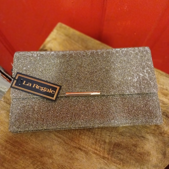 La REGALE -METALLIC ANIMAL SILVER SHIMMER CLUTCH - Picture 4 of 7